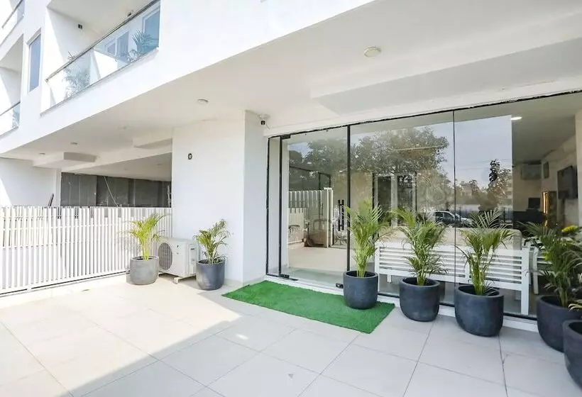 Fabhotel La Cozy Residency