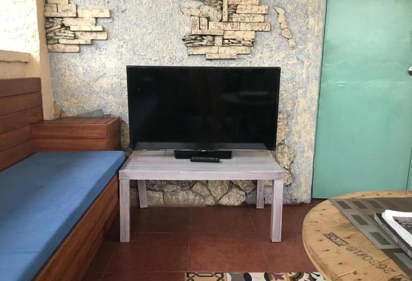 1 River Central Hostel