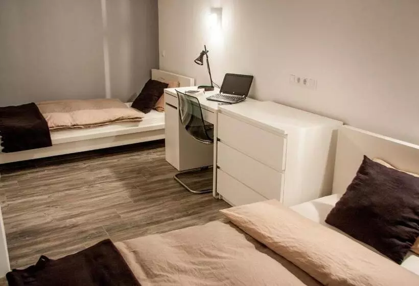 هاستل 4rooms