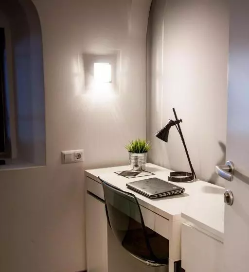 هاستل 4rooms