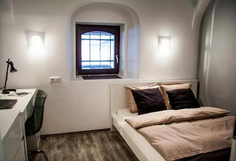 هاستل 4rooms