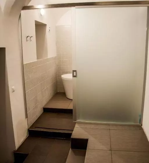 هاستل 4rooms