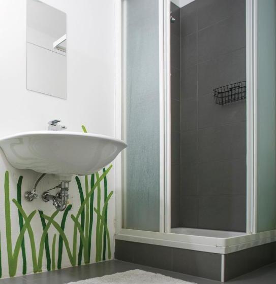 هاستل Cukrarna Guest Accommodation