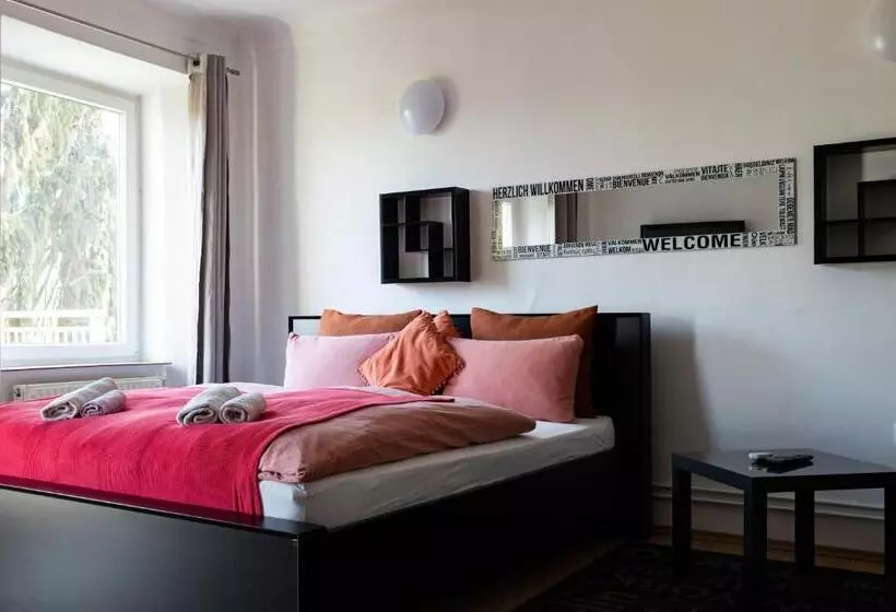 هاستل Cukrarna Guest Accommodation