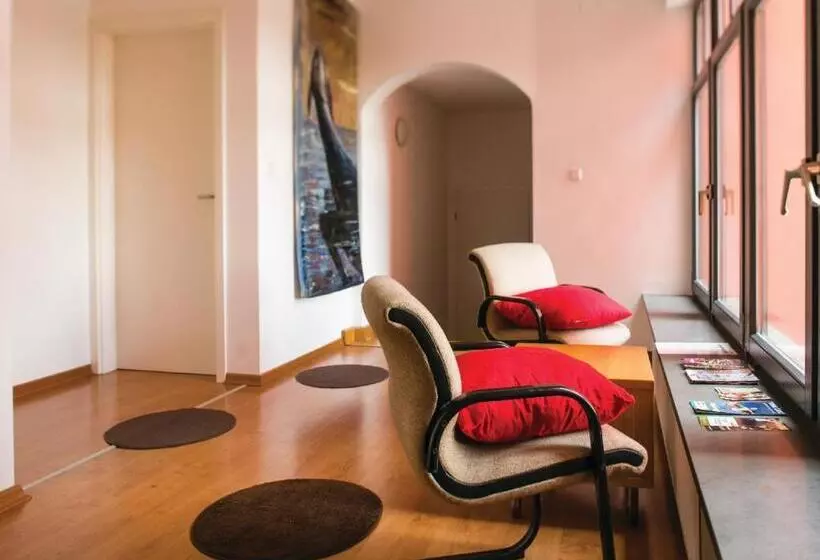 هاستل Cukrarna Guest Accommodation