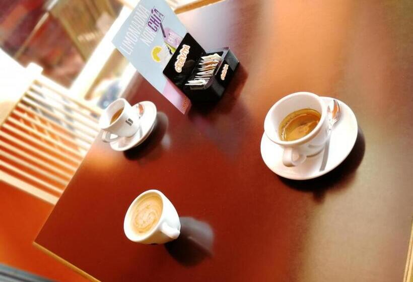 هاستل Cukrarna Guest Accommodation