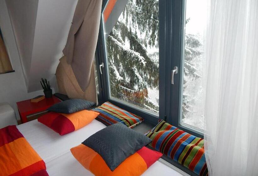 هاستل Cukrarna Guest Accommodation