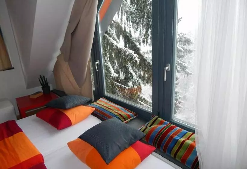 هاستل Cukrarna Guest Accommodation