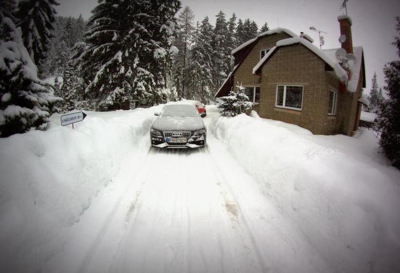 تختخواب و صبحانه Chata Marga