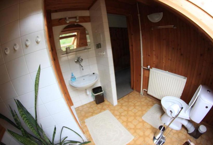 تختخواب و صبحانه Chata Marga