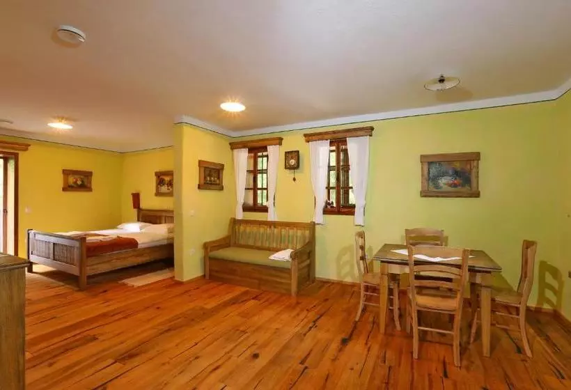 تختخواب و صبحانه Pomona Relaxing Nature Guest House