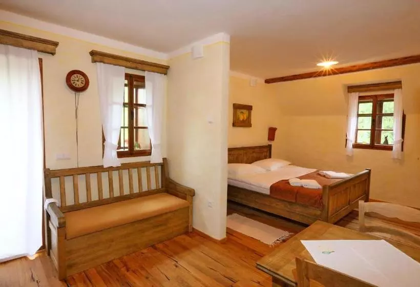 تختخواب و صبحانه Pomona Relaxing Nature Guest House