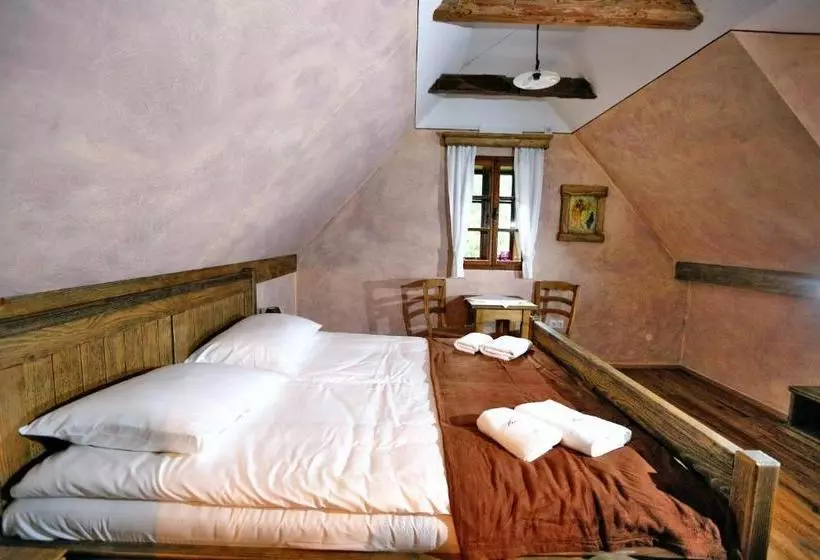 تختخواب و صبحانه Pomona Relaxing Nature Guest House
