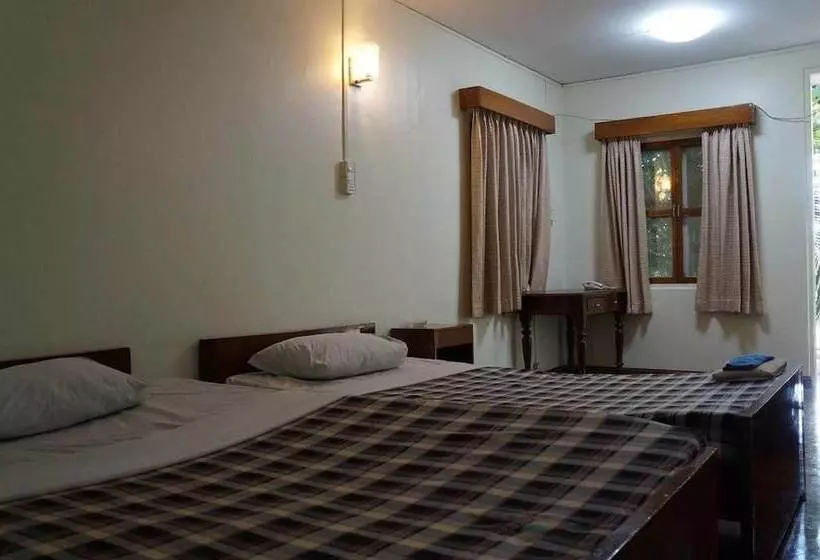 هتل Highland Lodge