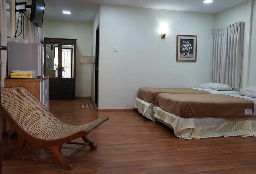 هتل Highland Lodge