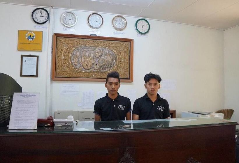 هتل Highland Lodge