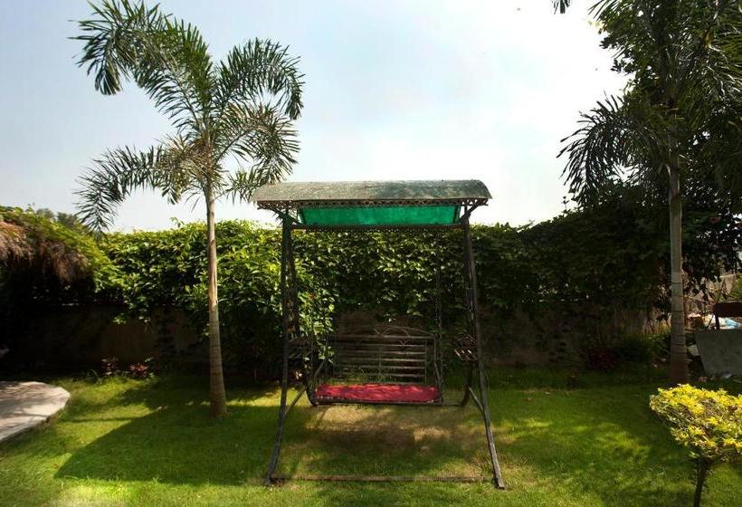 هتل Spot On 481 Motherland Resort