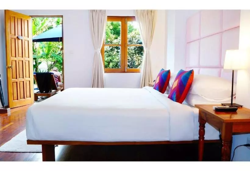 Hotel Oasis