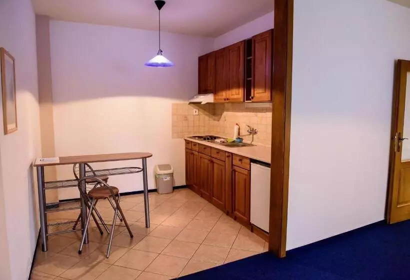 Hotelli Slnecny Dvor