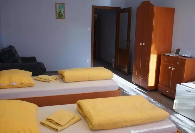 Hotelli Slnecny Dvor