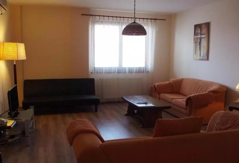 Hotelli Slnecny Dvor