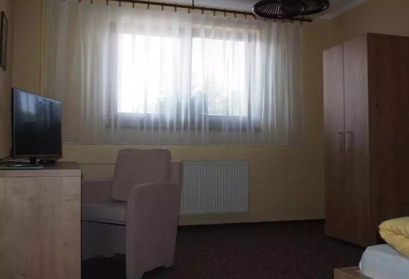 Hotelli Slnecny Dvor