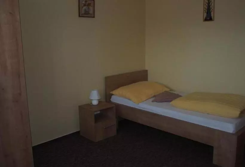 Hotelli Slnecny Dvor