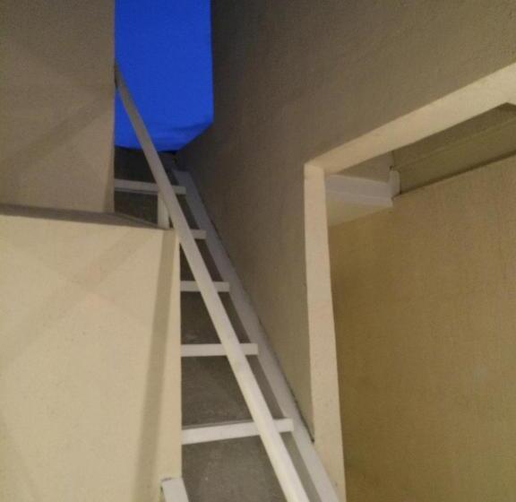 Stone House Hotel Pasay