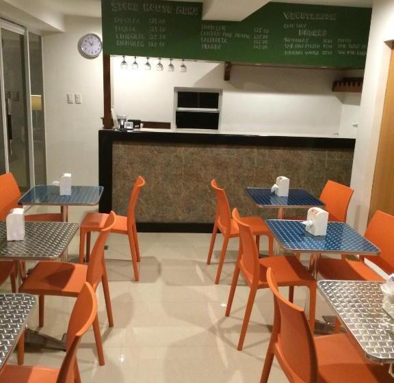 Stone House Hotel Pasay