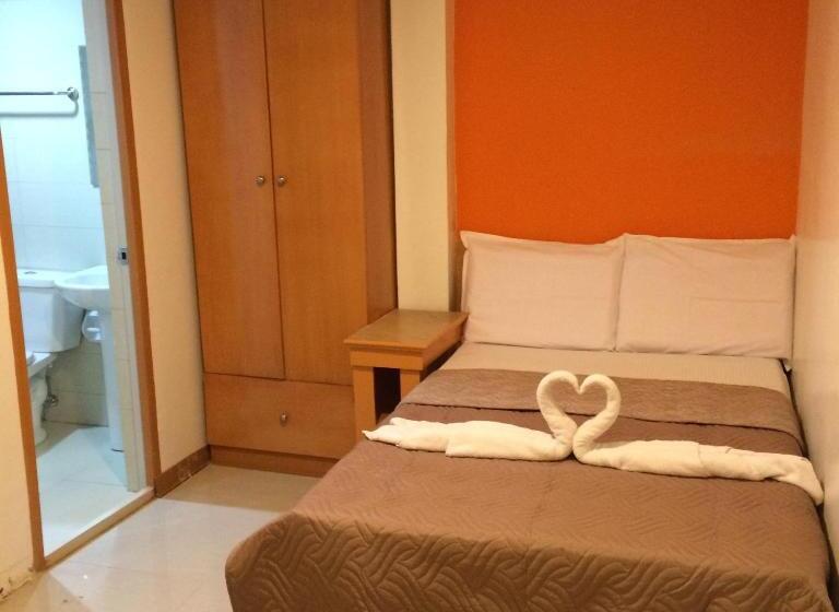 Stone House Hotel Pasay