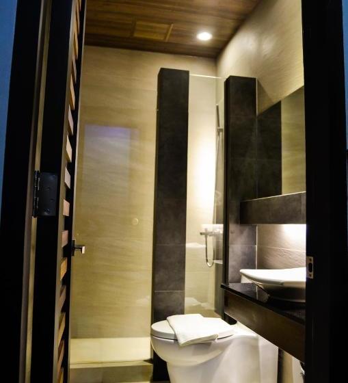 호텔 La Jenns And Resto Grill