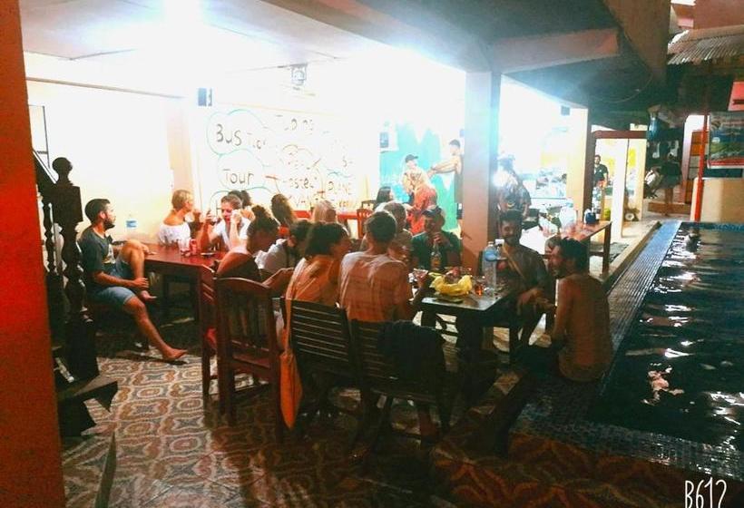 Real Backpackers Hostel Vang Vieng