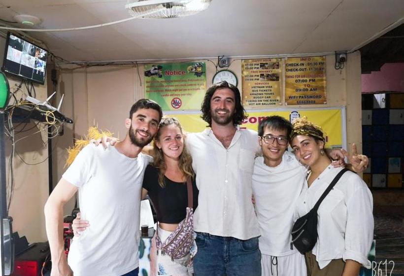 Real Backpackers Hostel Vang Vieng