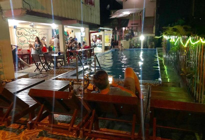 Real Backpackers Hostel Vang Vieng