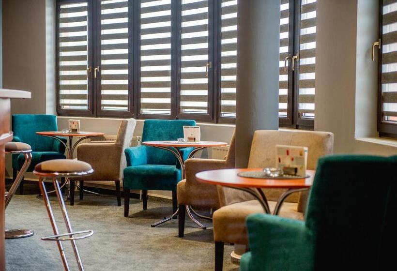 Курорт Wellness Hotel Thermal