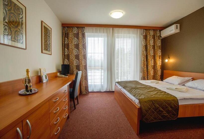 Курорт Wellness Hotel Thermal