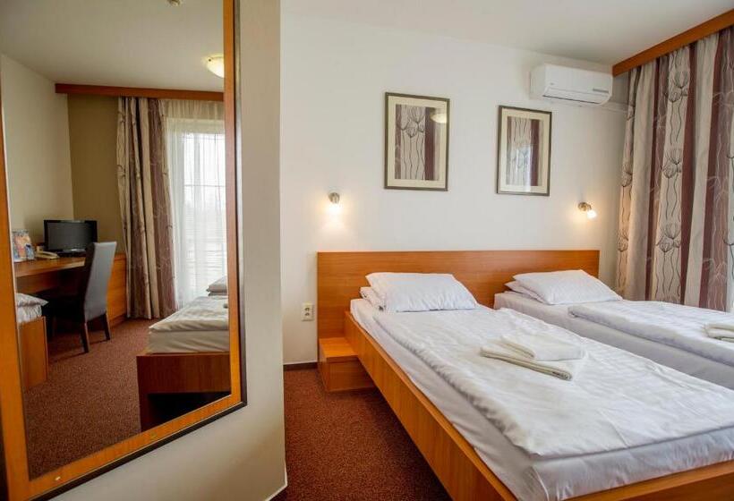 Курорт Wellness Hotel Thermal