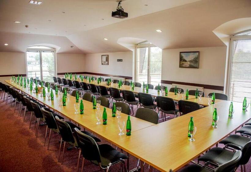 Курорт Wellness Hotel Thermal