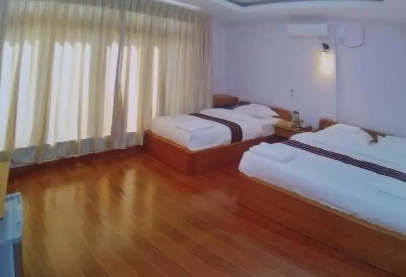Wut Hmon Thit Motel