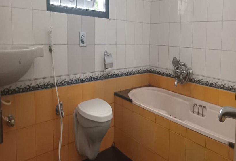 Отель Mehaa Paradise Family Guest House