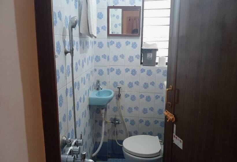 Отель Mehaa Paradise Family Guest House