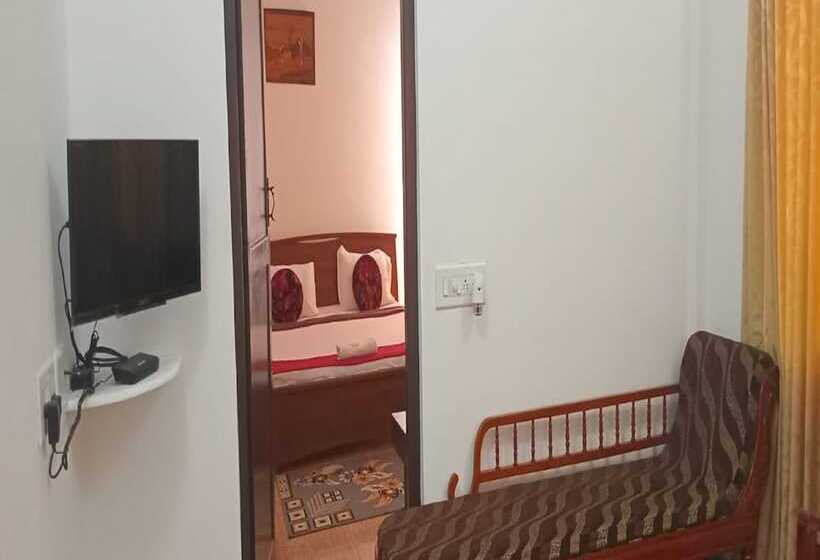Отель Mehaa Paradise Family Guest House