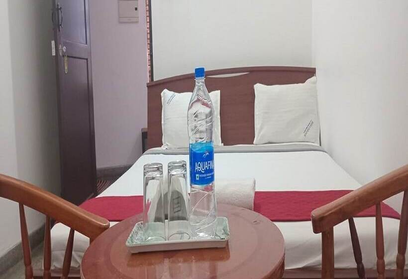 Отель Mehaa Paradise Family Guest House