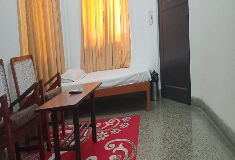 Отель Mehaa Paradise Family Guest House