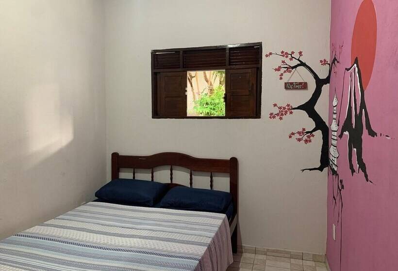 هتل Hostel Volta Ao Mundo