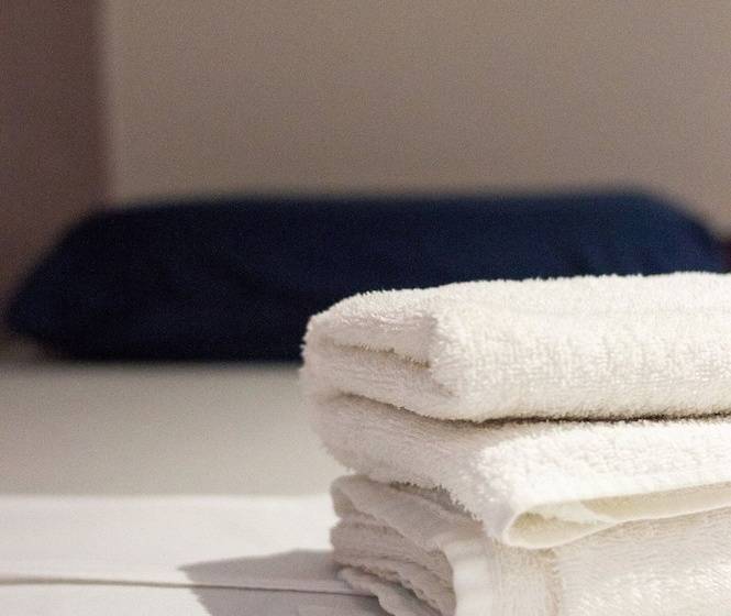 هتل Hostel Volta Ao Mundo