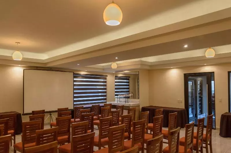 هتل San Ignacio Inn