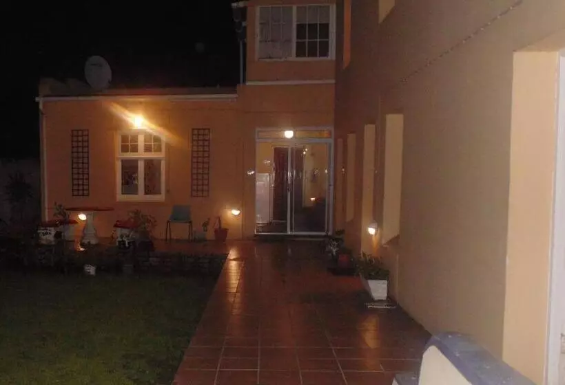 هاستل Jikeleza Lodge