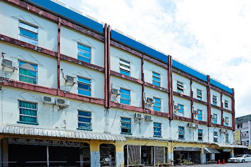 هاستل Living House