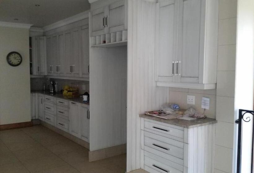 مبيت وإفطار 6 On Acacia